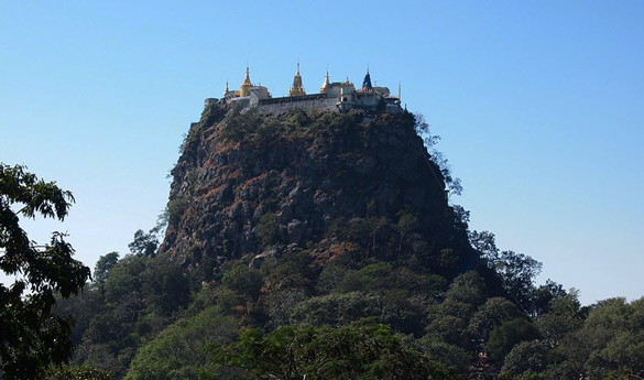 Bagan Y el Monte Popa en Myanmar