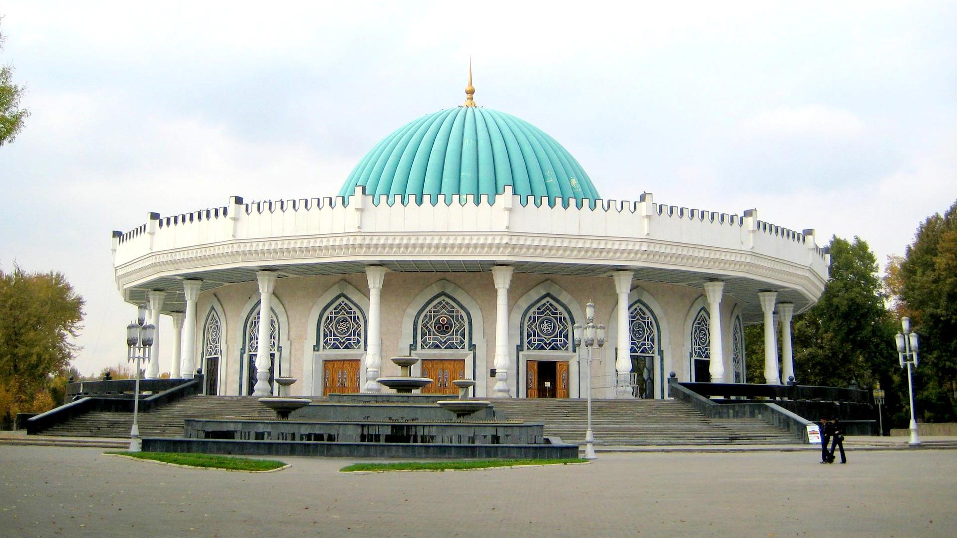 Plaza y museo de Amir Timur