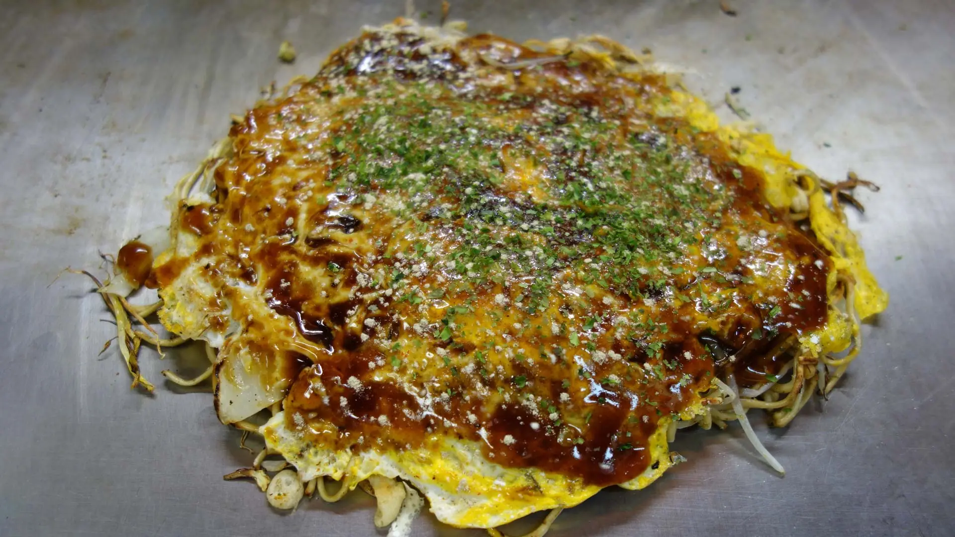 Okonomiyaki, tortilla salada