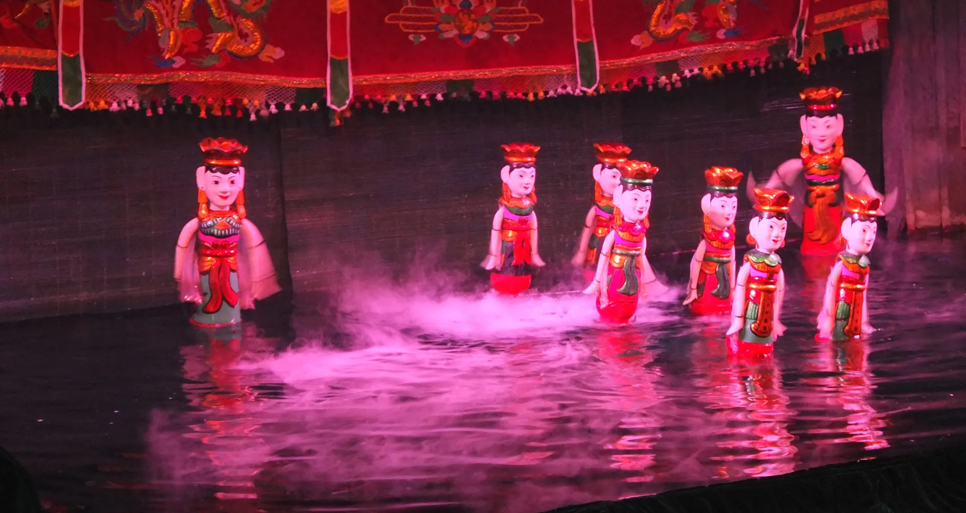 Marionetas de agua, un espectáculo singular en Vietnam