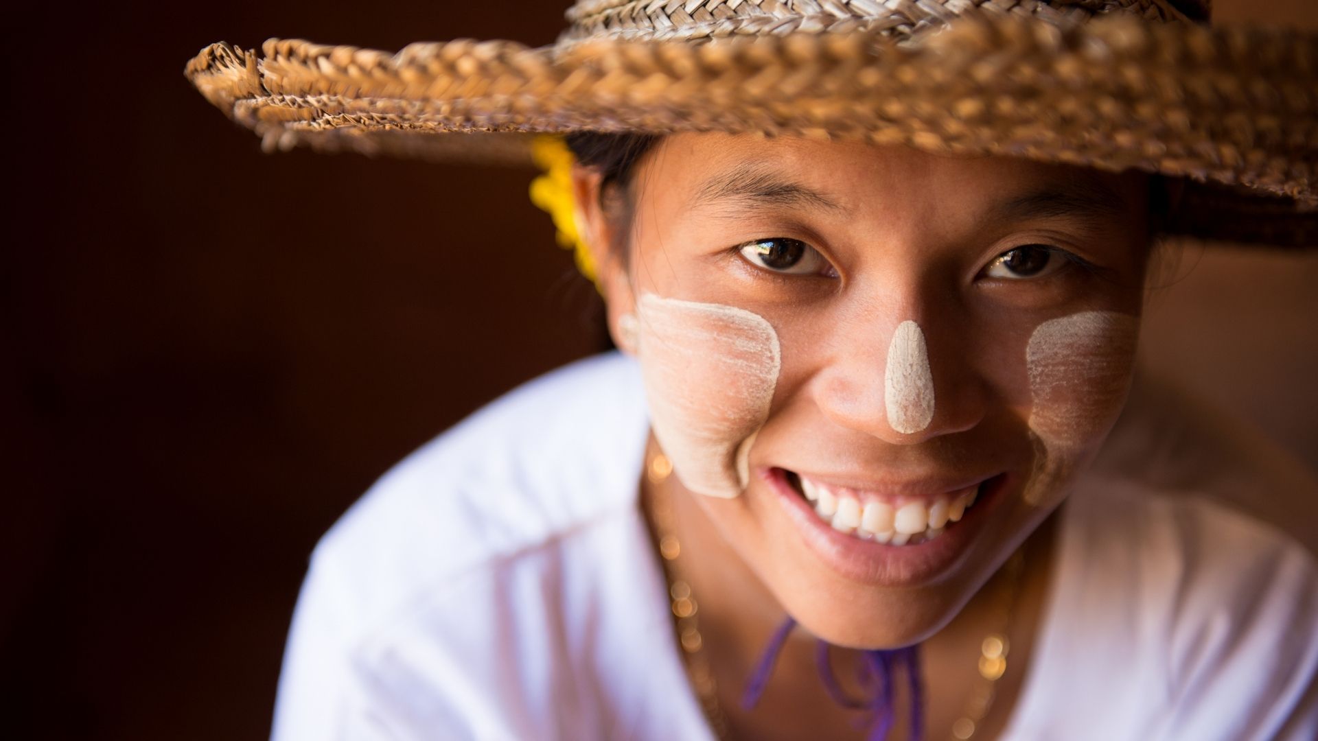 El Thanakha o maquillaje de Myanmar