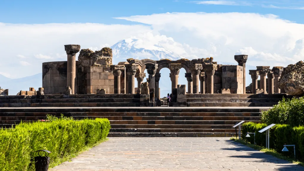 Ruinas de Zvartnots — Armenia Básico en grupo