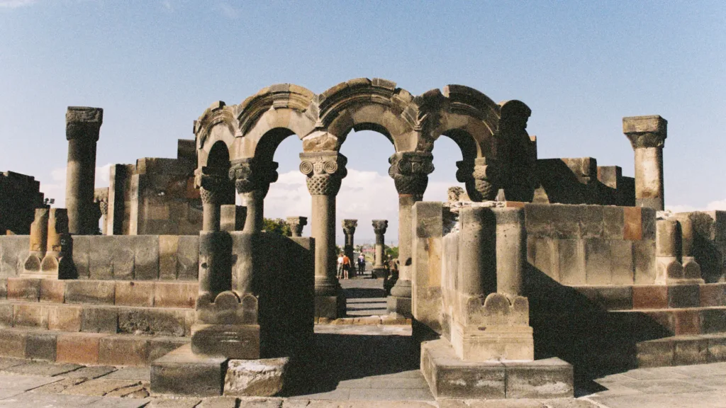 Catedral de Zvartnots, Armenia — Georgia y Armenia, Viaje en grupo