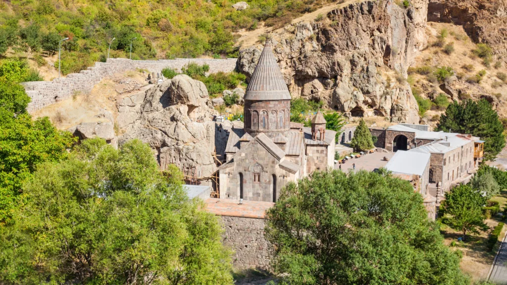 Monasterio de Geghard — Armenia al Completo