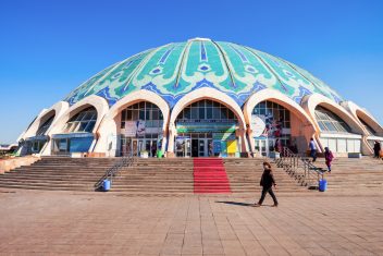 Bazar Chorsu, Tashkent — Uzbekistán con Kazajistán
