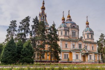 Catedral de la Ascensión (Zenkov), Almaty — Uzbekistán con Kazajistán
